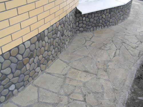 Пример-фото оформления с использованием искусственного камня