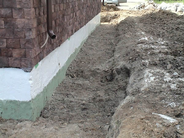 Расширение фундамента под облицовку