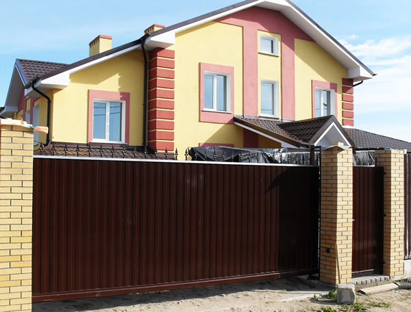 Раздвижные ворота на даче