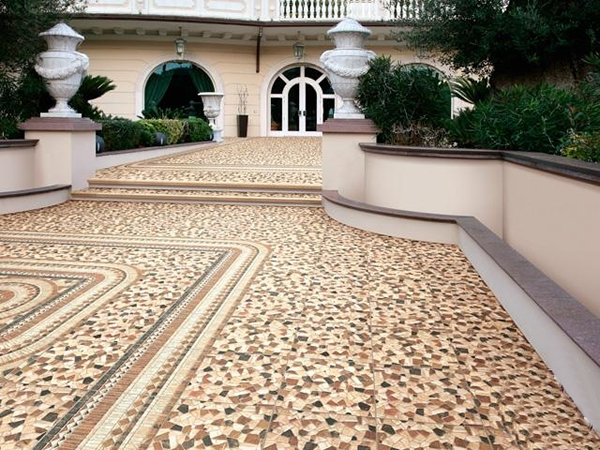 Рустикальный керамогранит в дизайне террасы