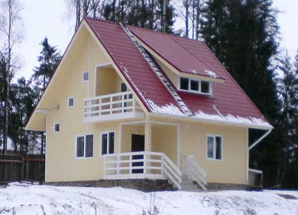 Сайдинговая отделка загородного домика