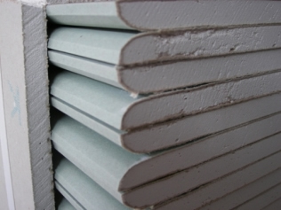 Скругленная кромка влагостойкого гипсокартона