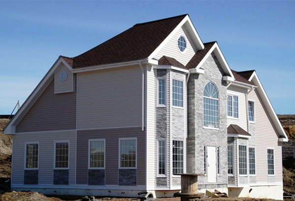 Сочетание сайдинга и декоративного камня