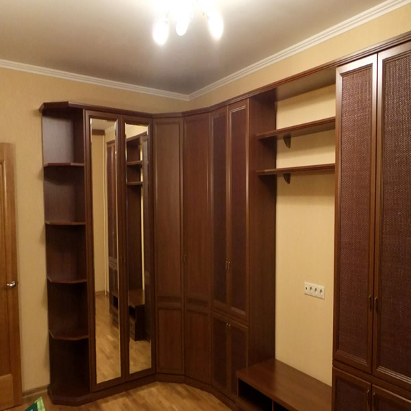 Уголовой шкаф