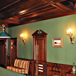 Вариант отделки дубом бильярдной комнаты