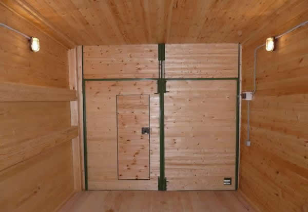 Обшивка гаража вагонкой