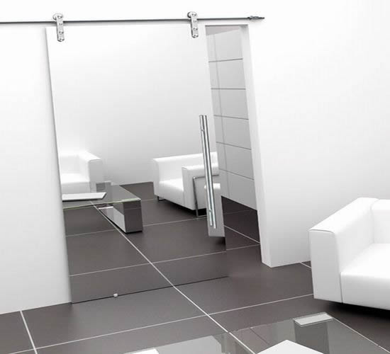 Зеркальная дверь в интерьере